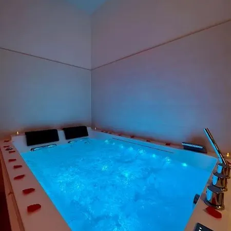Eternelle Romantique Jacuzzi アパート サン・ジル