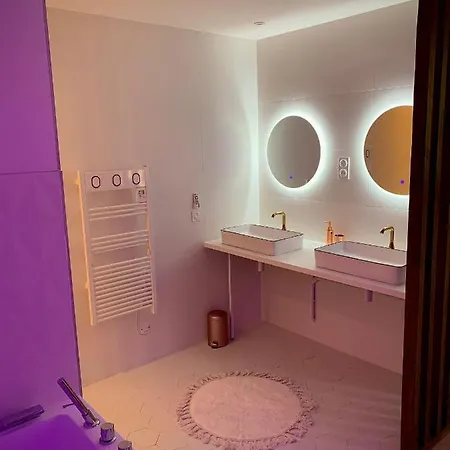 Eternelle Romantique Jacuzzi サン・ジル